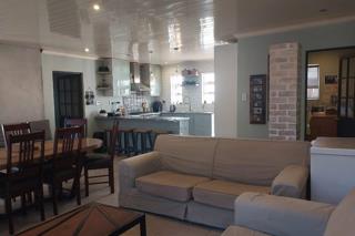  Bedroom Property for Sale in Uitsig Western Cape